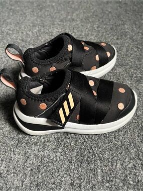 Adidas Kids Black Slip-On Sneakers with Pink Polka Dots - Athletic Comfort